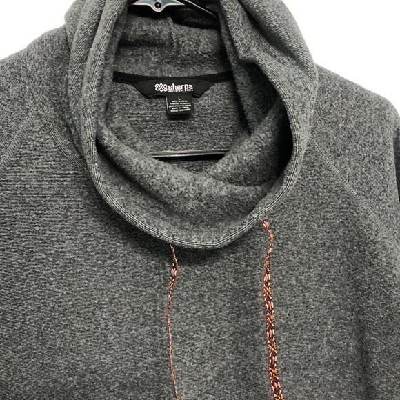 sherpa adventure gear Sweaters - SHERPA Soft Fleece COWL NECK Gray Pullover POCKETS Thumb Holes Shirttail Hem EUC